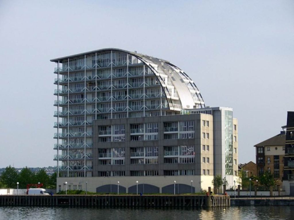 2 bed flat to rent in Eastern Quay Apartments, 25 Rayleigh Road, London
