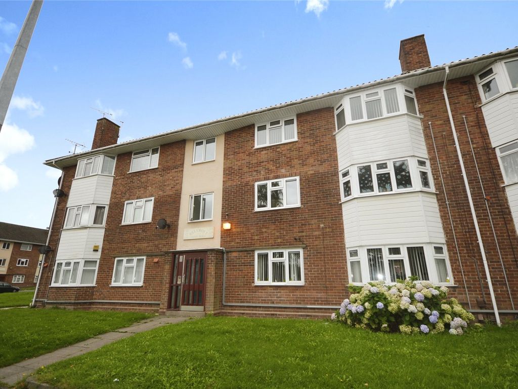2 bed flat to rent in Hilton Road, Lanesfield, Wolverhampton, West