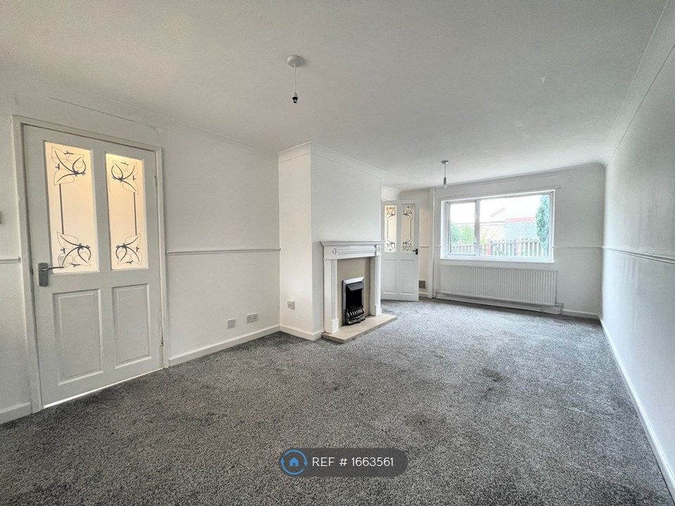 3 bed terraced house to rent in Arundel Walk, Bircotes, Doncaster DN11