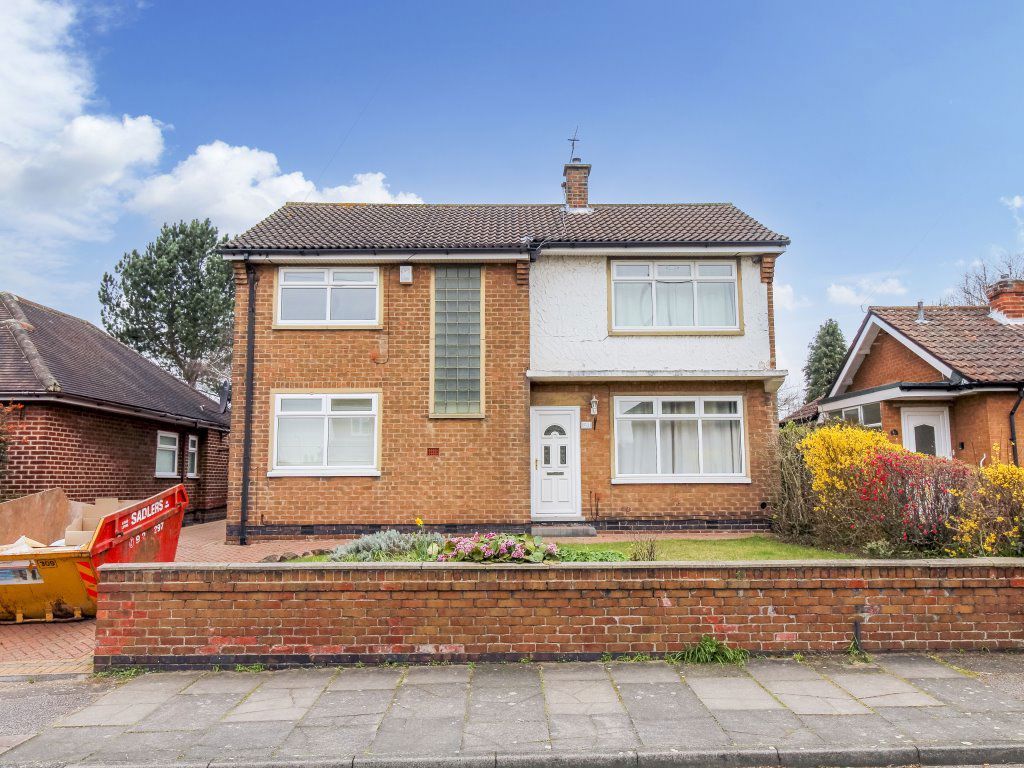 4 bed detached house to rent in Balmoral Drive, Bramcote, Nottingham NG9, £1,595 pcm Zoopla