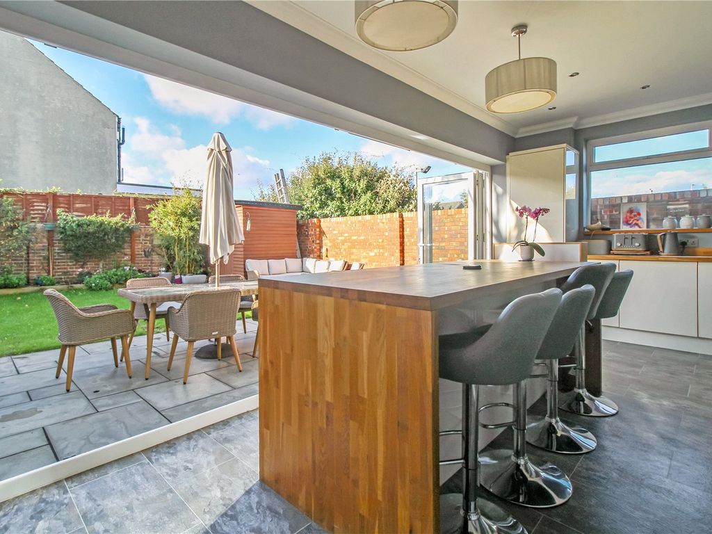 Darland Avenue, Gillingham, Kent ME7  
