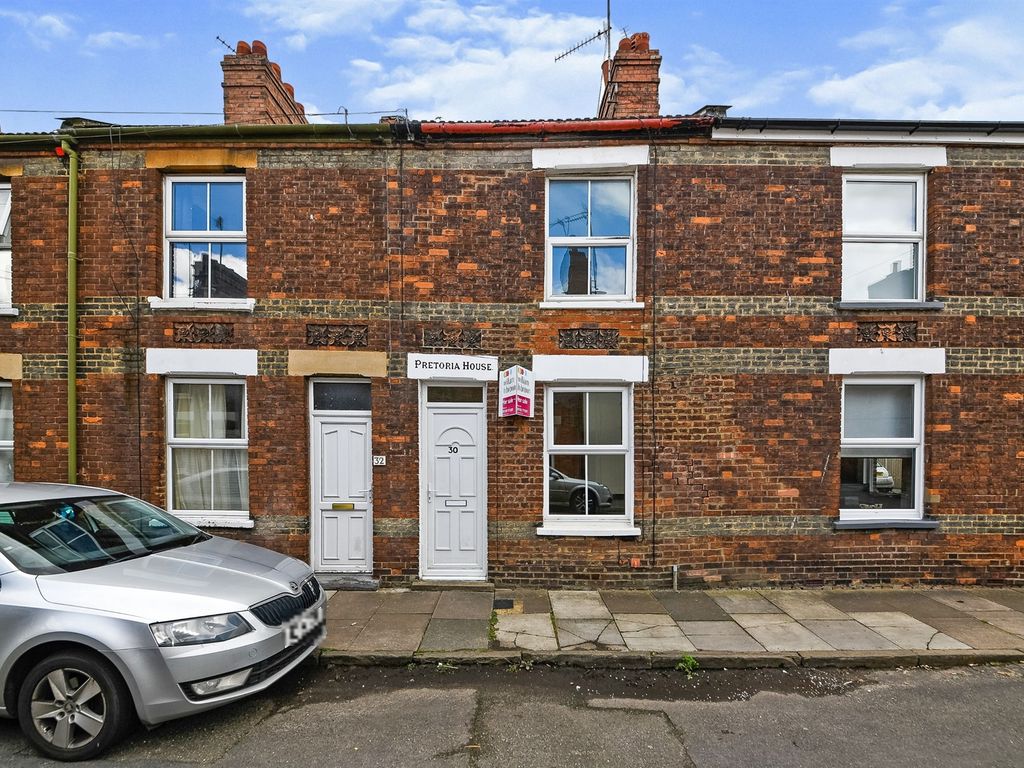 3 bed terraced house for sale in Burkitt Street, King's Lynn PE30 Zoopla