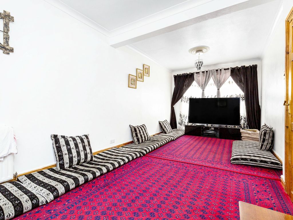 3 bed terraced house for sale in Royston Avenue, London E4 Zoopla