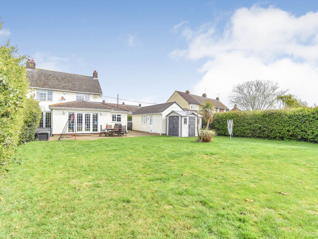 3 bed semidetached house for sale in Ravens Crescent, Felsted, Dunmow