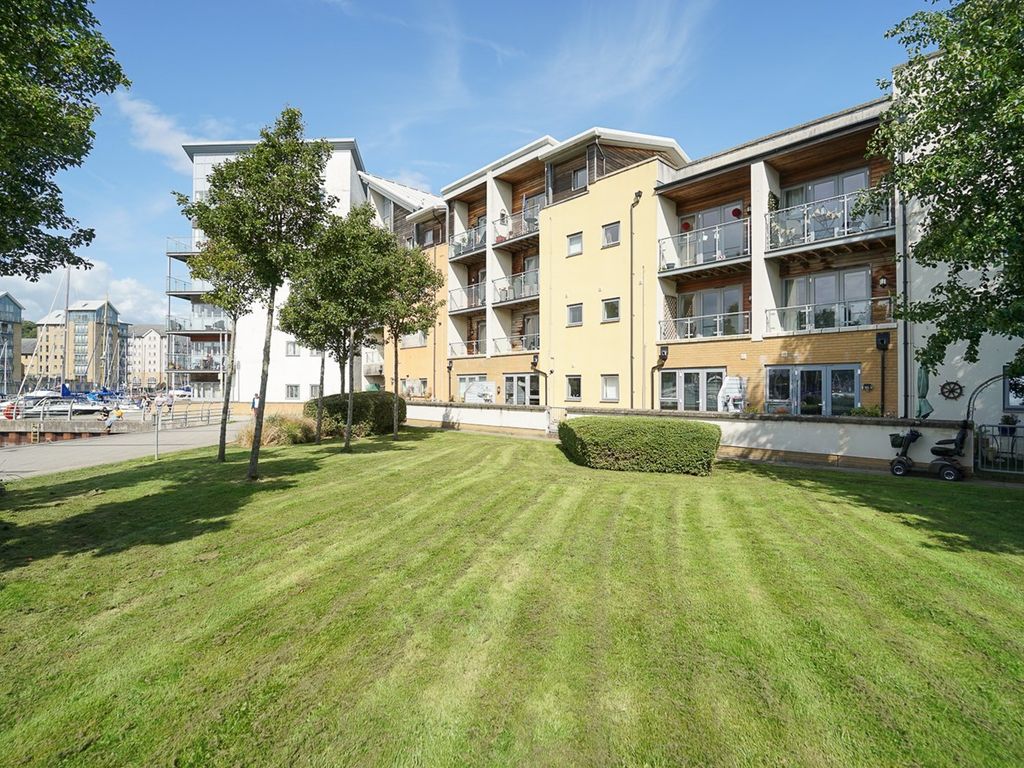 2 bed flat for sale in Merchant Square, Portishead, Bristol BS20, £