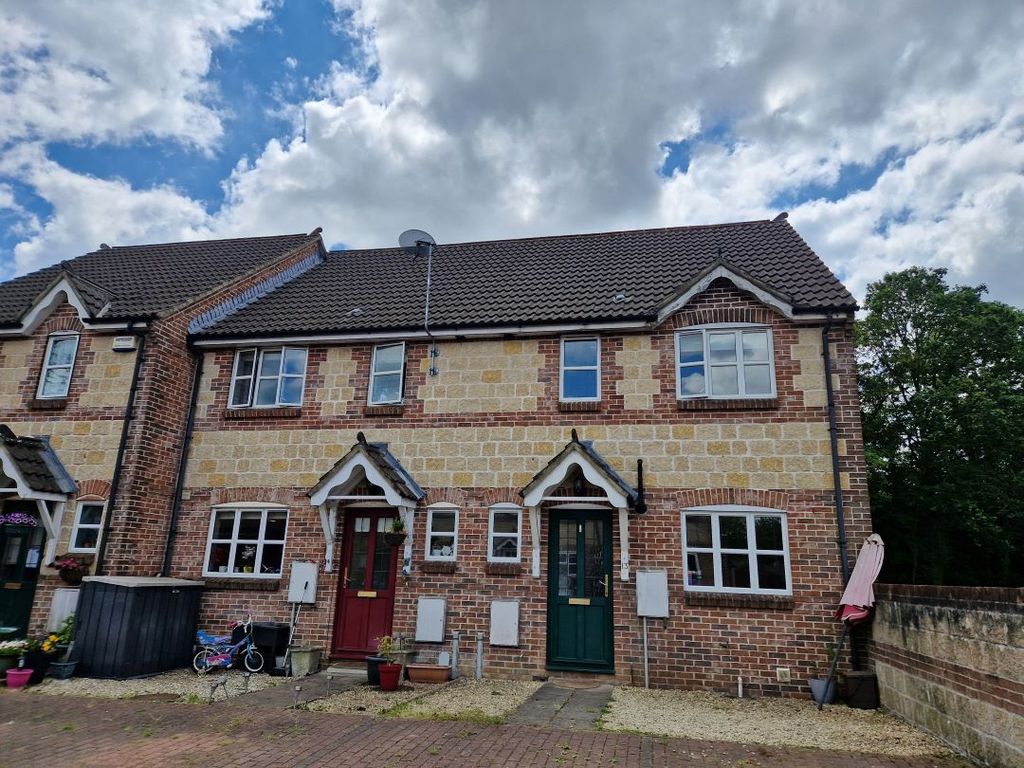 3 bed property to rent in Crofts Mead, Wincanton BA9, £1,200 pcm Zoopla