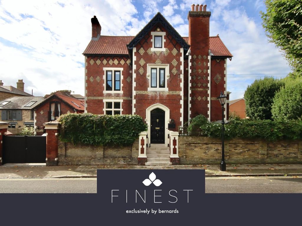 6 bed detached house for sale in Queens Crescent, Southsea PO5 Zoopla