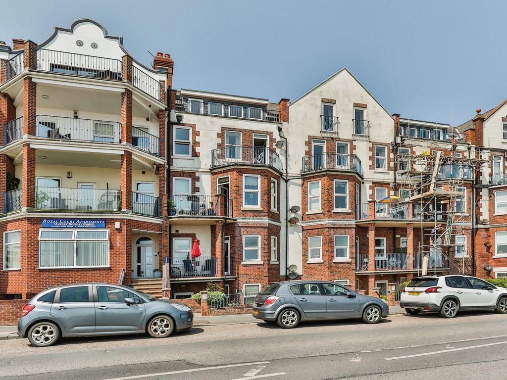 3 bed flat for sale in South Marine Drive, Bridlington, East Riding Of