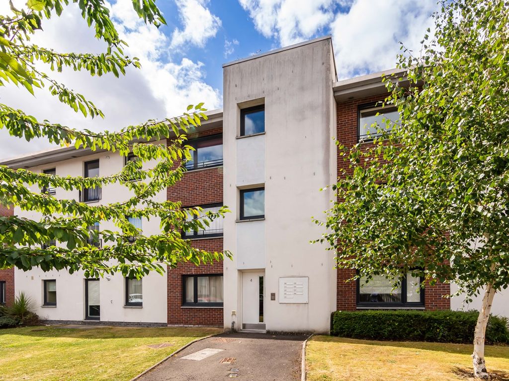 New Mart Gardens, Chesser, Edinburgh EH14