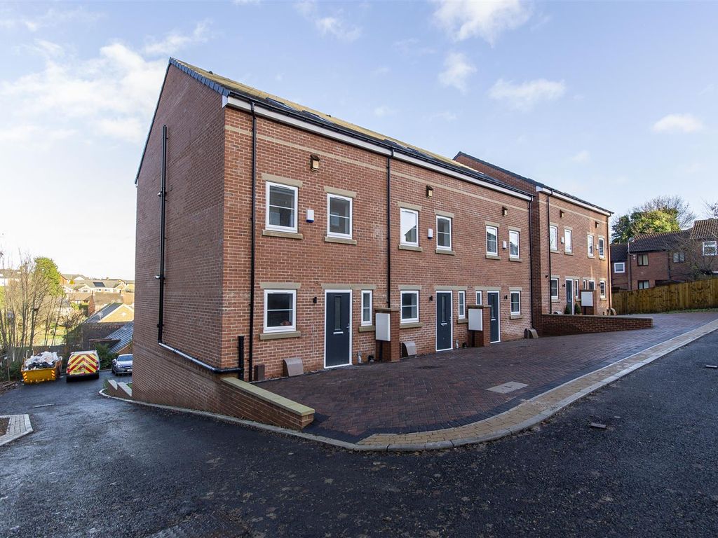 New home, 4 bed property for sale in Leith Grove, Chesterfield S41, £