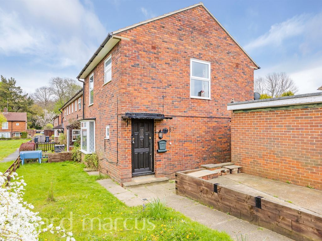 3 bed end terrace house for sale in Woodview Close, South Croydon CR2