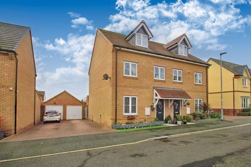 Dulwich Avenue, Dunton Fields, Laindon SS15  