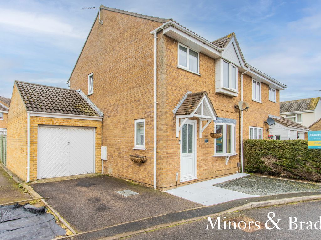 3 bed semidetached house for sale in Malin Court, CaisterOnSea