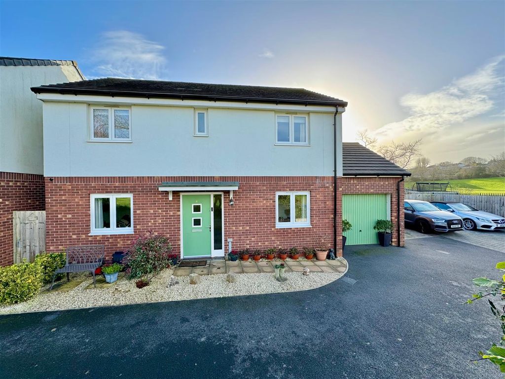4 bed detached house for sale in Whimbrel Way, Plymouth PL9, £425,000