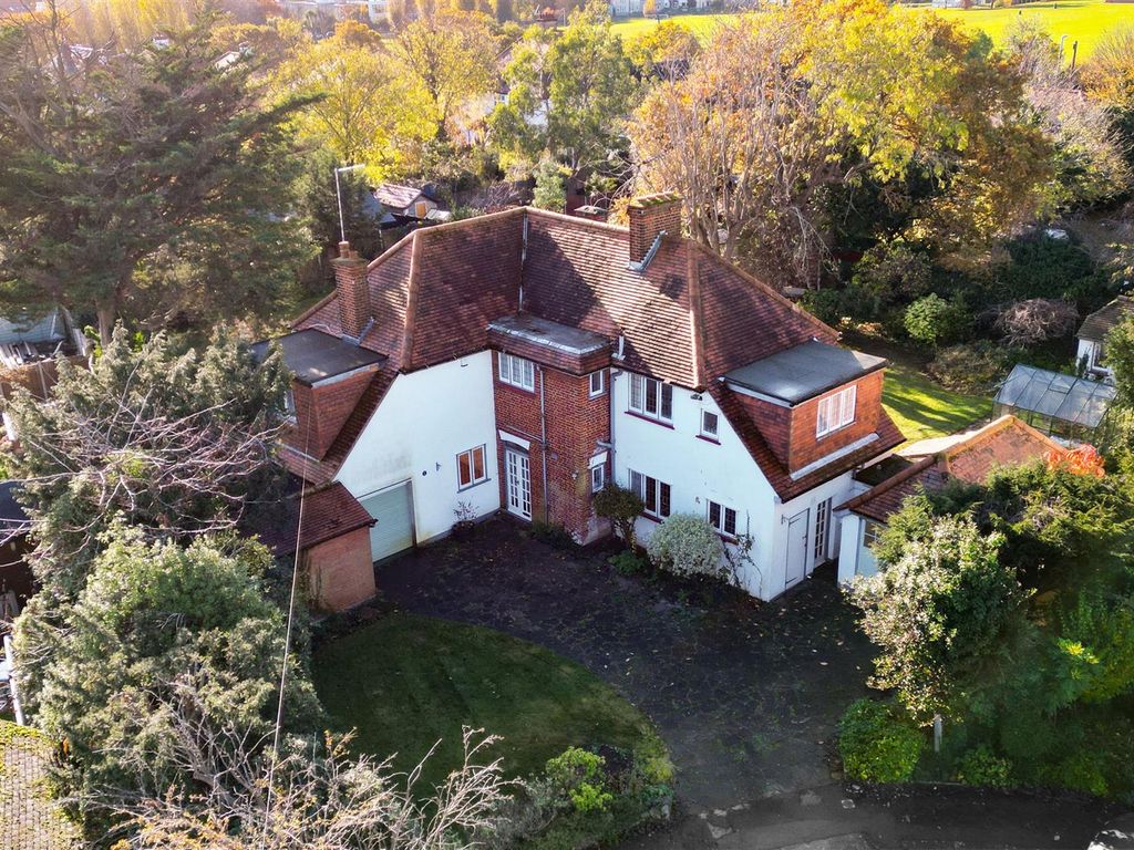 4 bed detached house for sale in St. James Close, WestcliffOnSea SS0