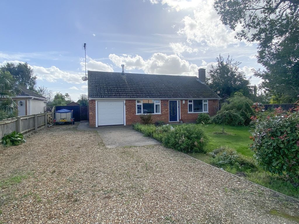2 bed detached bungalow for sale in 2 Roman Bank, Moulton Seas End