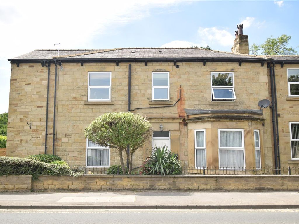 2 bed flat to rent in Lime Pit Lane, Stanley, Wakefield WF3, £850 pcm