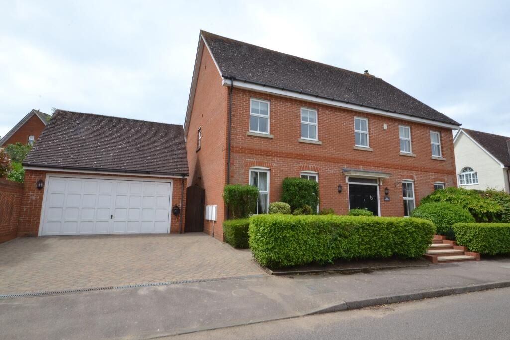 6 bed detached house for sale in The Shearers, Stortford CM23