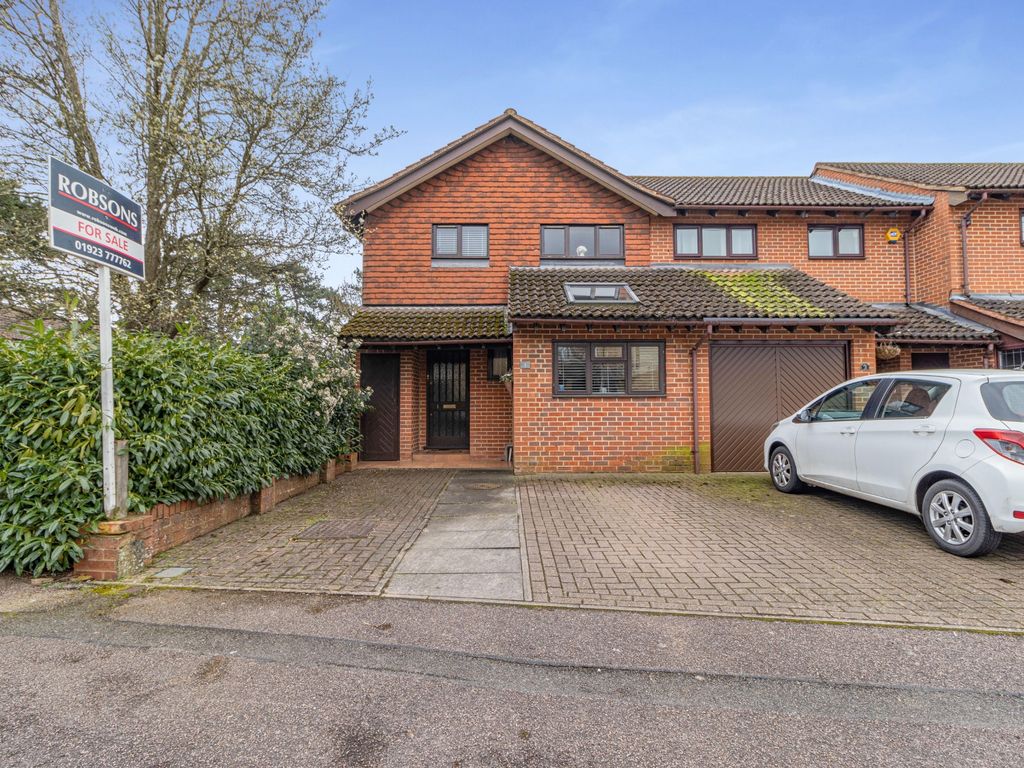 3 bed terraced house for sale in Chenies Way, Watford, Herts WD18 Zoopla
