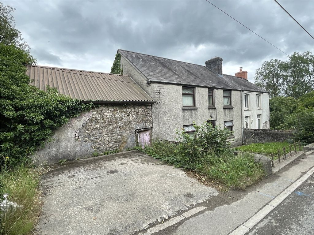 3 bed semidetached house for sale in Llandeilo Road, Gorslas, Llanelli