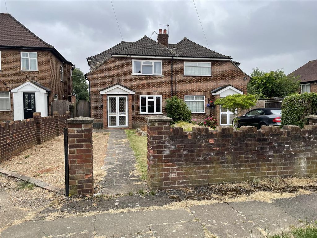 4 bed semidetached house to rent in St. Laurence Close, Cowley, Uxbridge UB8 Zoopla