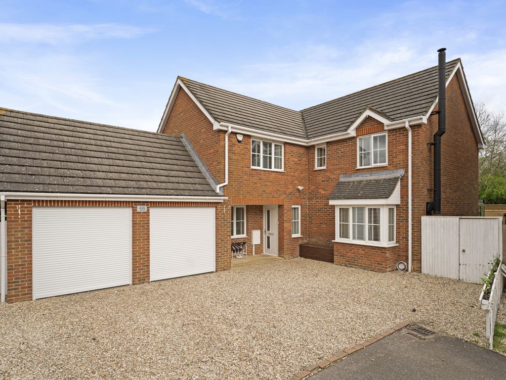 5 bed detached house for sale in Acorn Close, Park Farm, Ashford TN23
