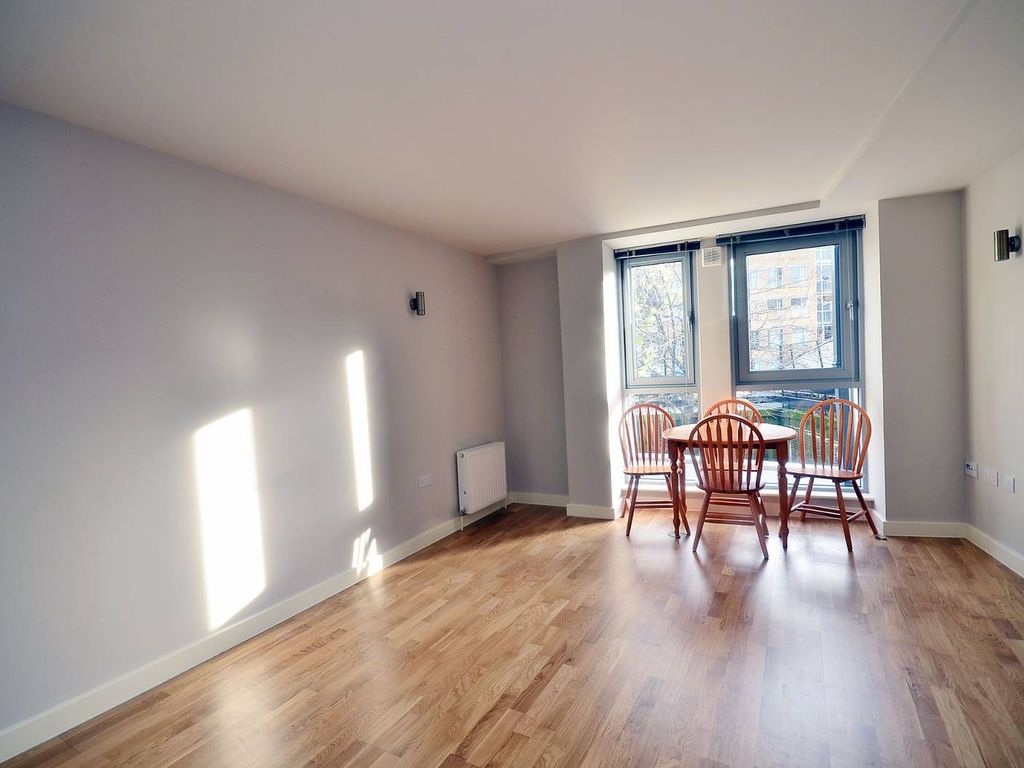 Enfield Road Islington London N1