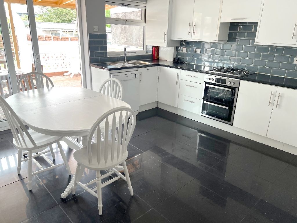 4 bed terraced house to rent in Westminster Gardens, Barking IG11, £