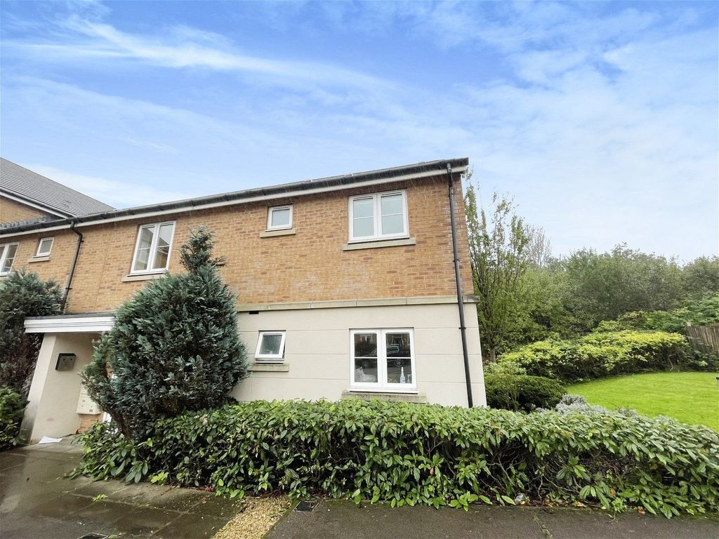 1 bed flat to rent in Drum Tower View, Caerphilly CF83, £850 pcm Zoopla