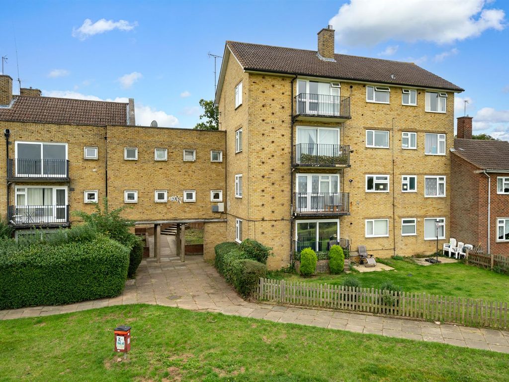2 bed flat for sale in Knightsbridge Way, Hemel Hempstead Industrial