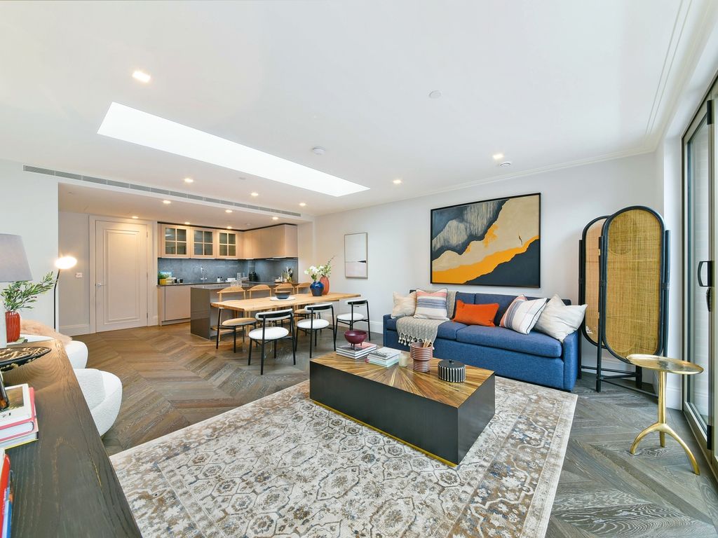 4 bed flat to rent in Hampstead Manor, Kidderpore Ave, Hampstead NW3, £