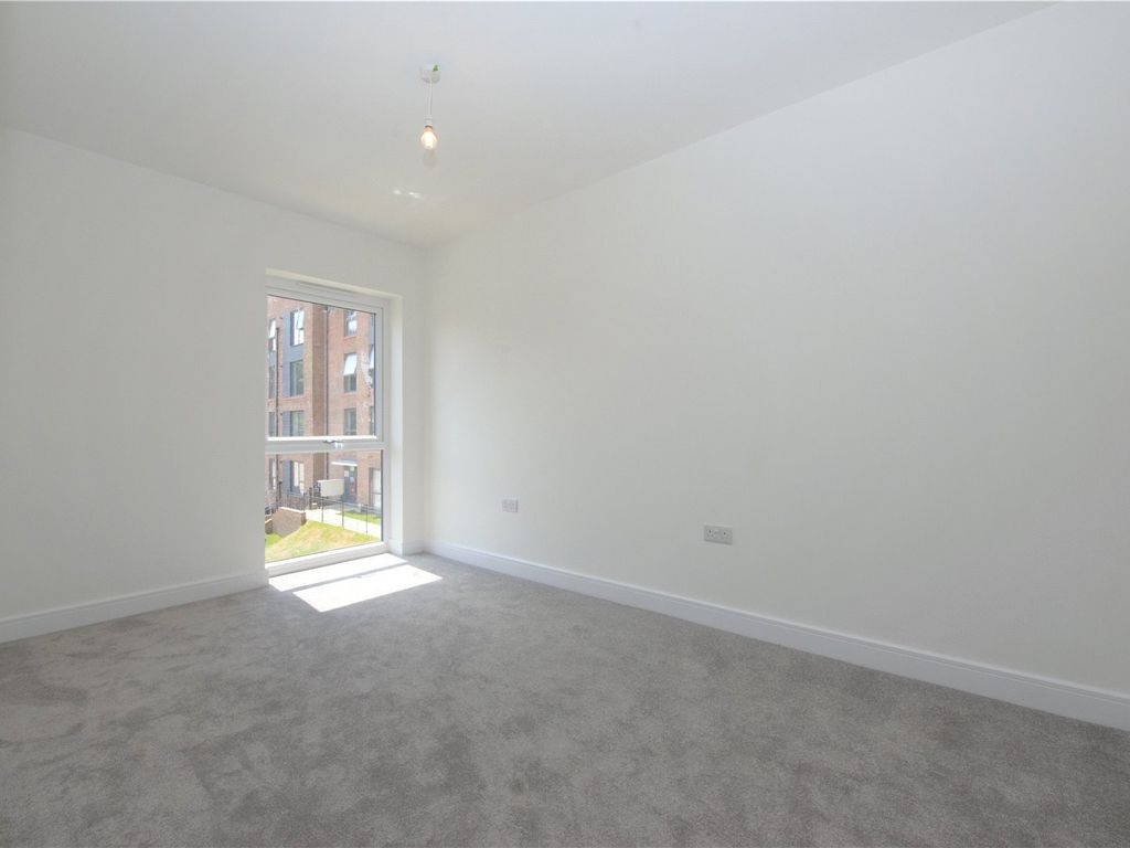 2 bed flat to rent in Mill Lane, Maidstone ME14, £1,495 pcm Zoopla