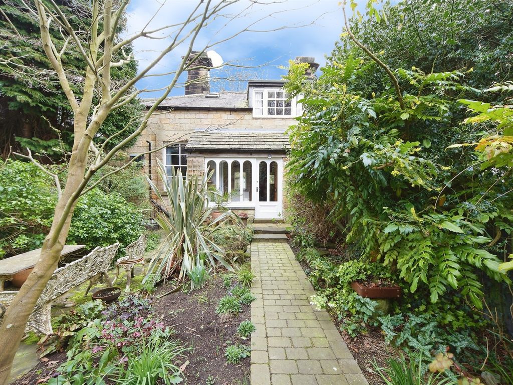 3 bed cottage for sale in Woodlands View, Scarcroft, Leeds LS14, £