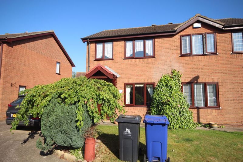 3 bed semidetached house for sale in Coltsfoot Drive, Waltham, Grimsby