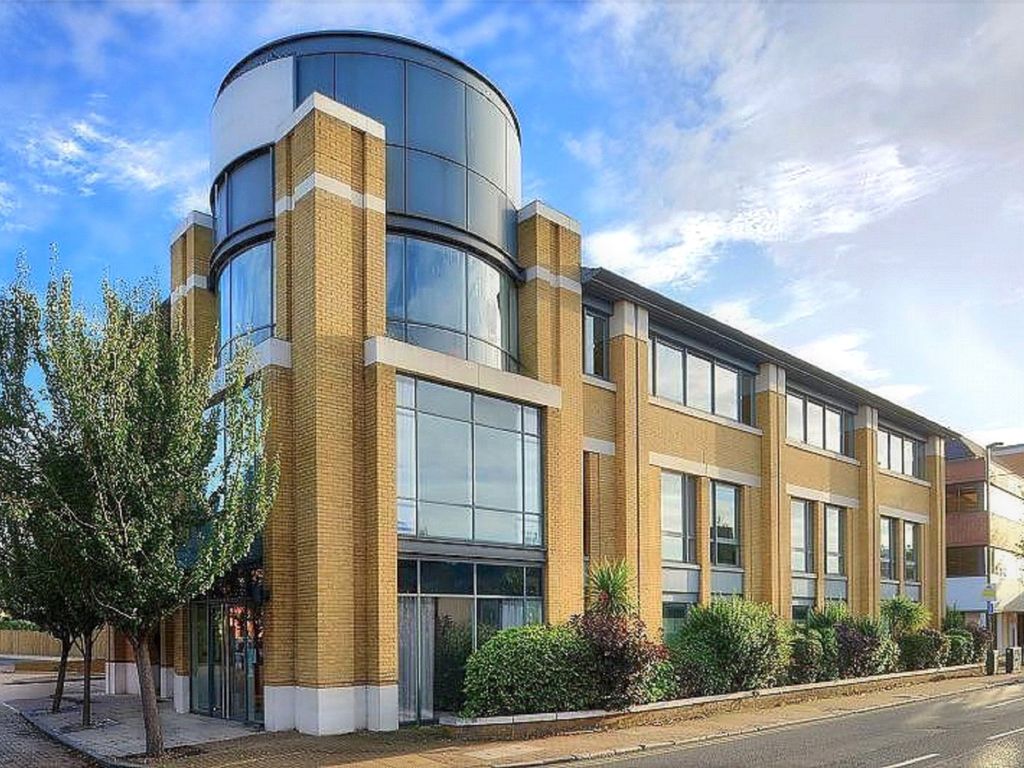 2 bed flat for sale in Staines, Surrey TW18 Zoopla