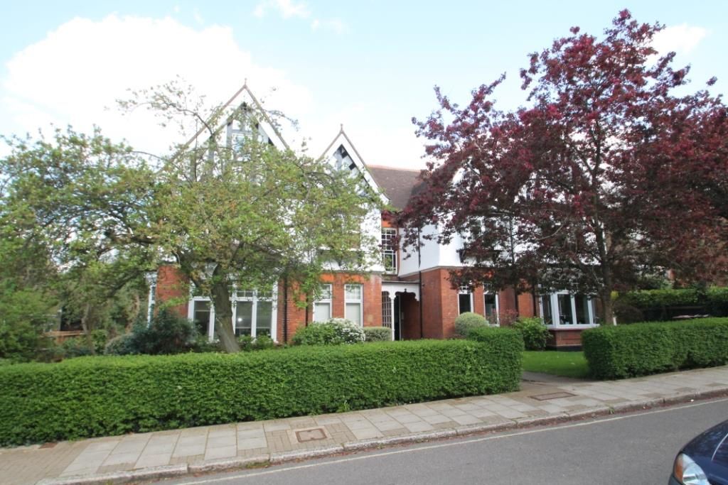2 bed flat to rent in Roxborough Park, HarrowOnTheHill, Harrow HA1