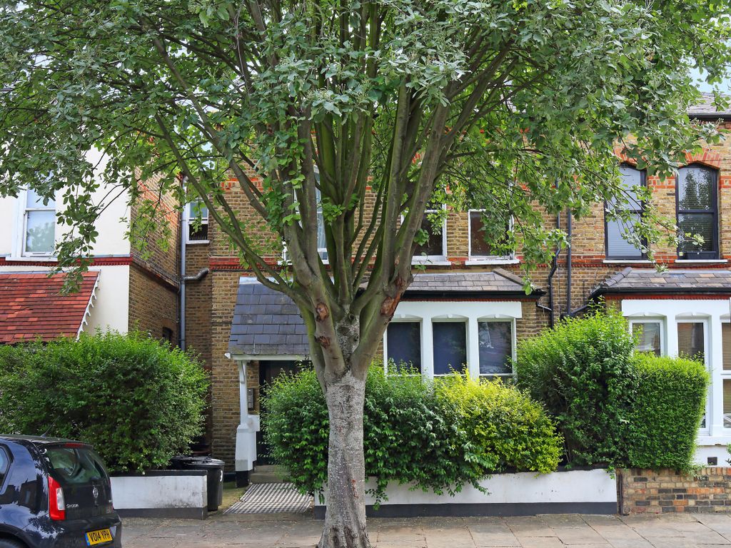 Studio to rent in Finsbury Park Road, London N4, £650 pcm Zoopla