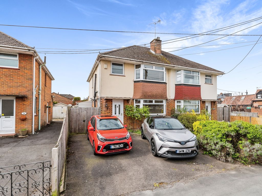 3 bed semidetached house for sale in Water Lane, Totton, Southampton