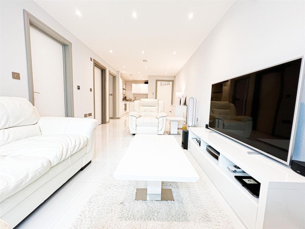 Glebelands Avenue, London E18  