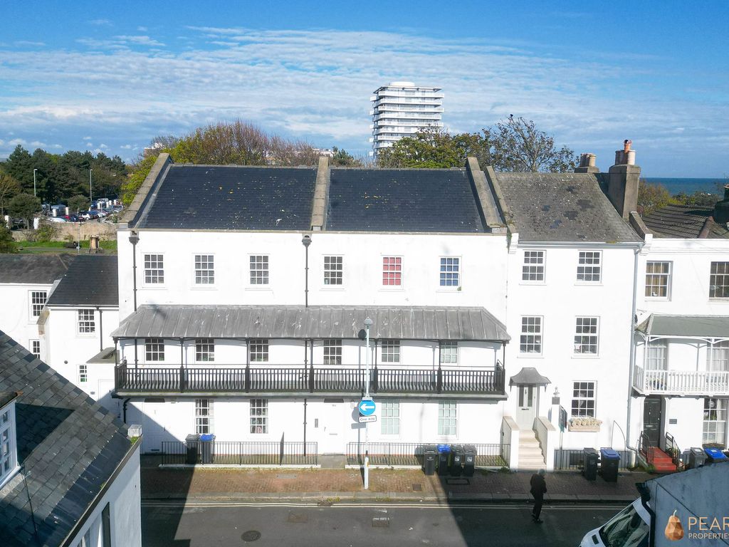 2 bed flat for sale in Warwick Road, Worthing BN11, £280,000 Zoopla