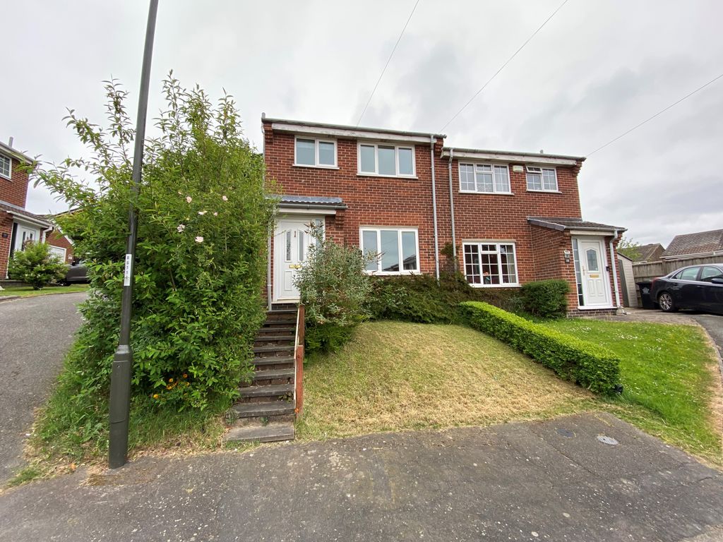 3 bed semidetached house to rent in Crich Way, Newhall, Swadlincote