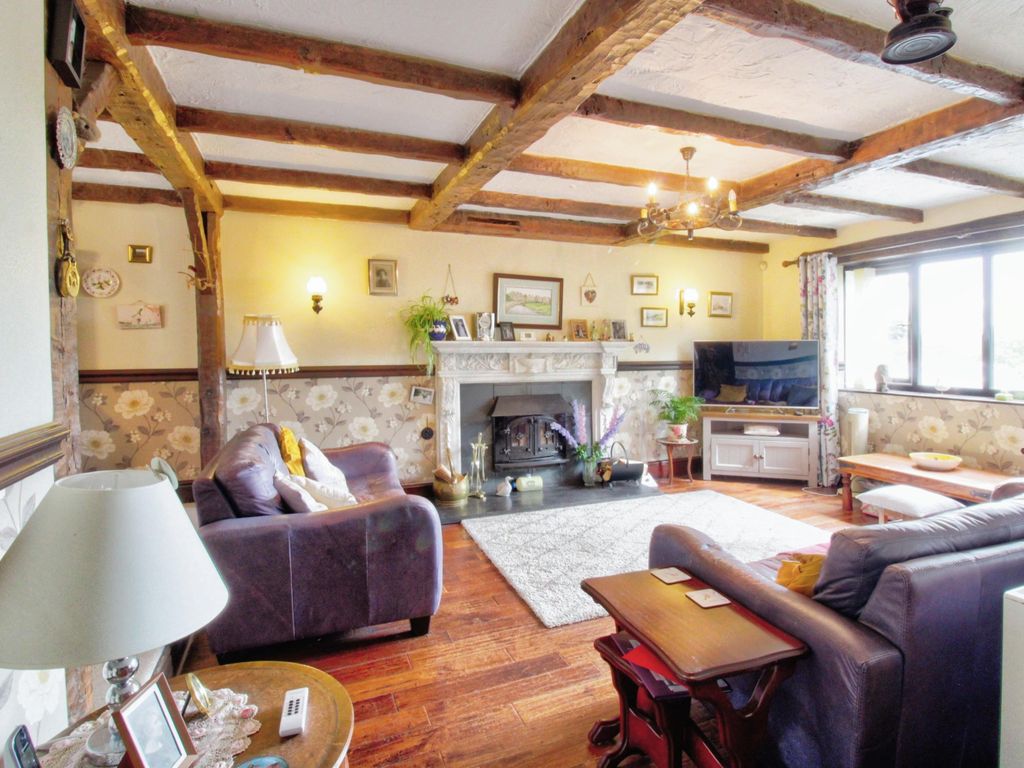 3 bed detached house for sale in Morthen Road, Thurcroft, Rotherham S66