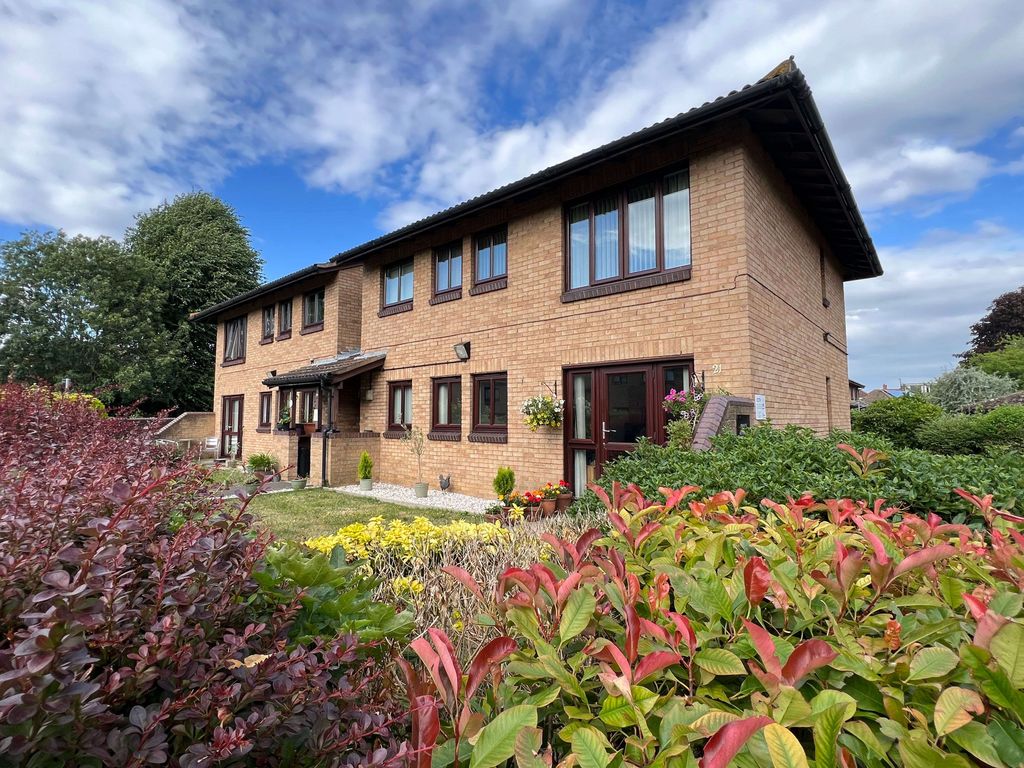 2 bed terraced house for sale in Baltimore Place, Welling DA16, £