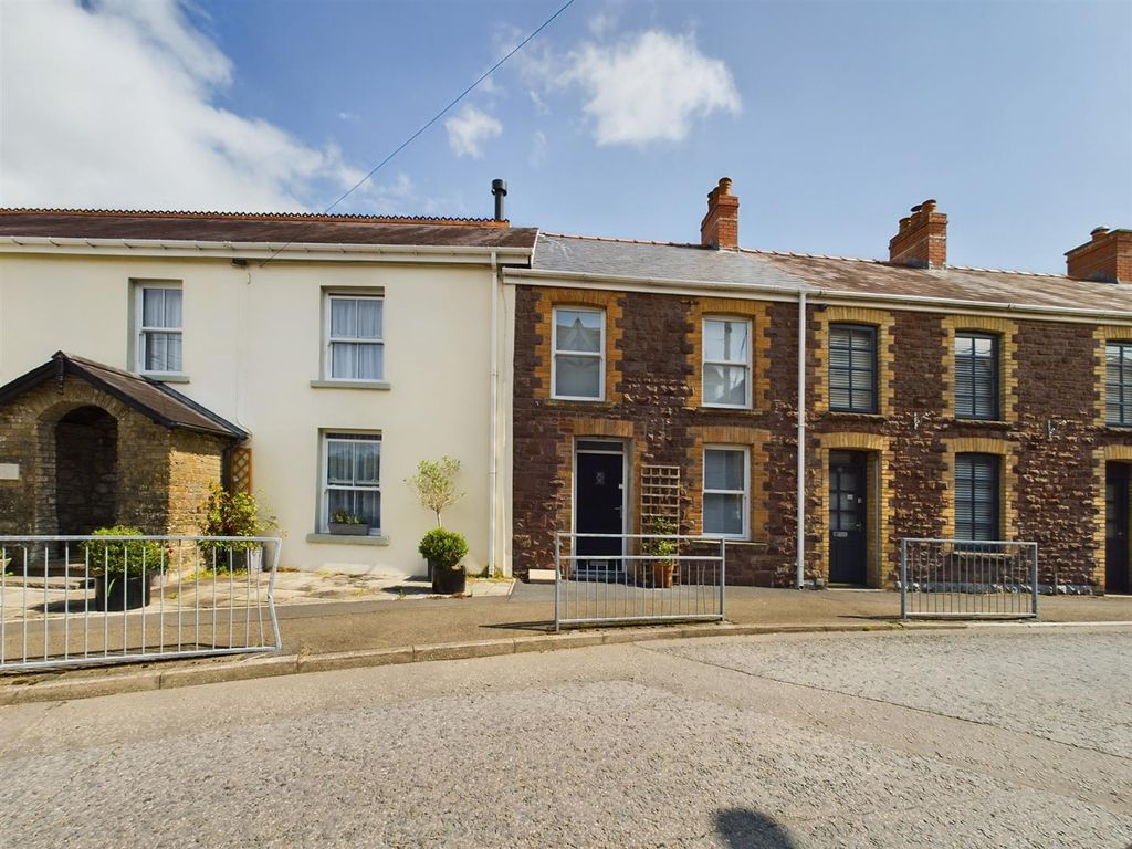 2 bed cottage for sale in Church Street, Llandybie, Ammanford SA18, £