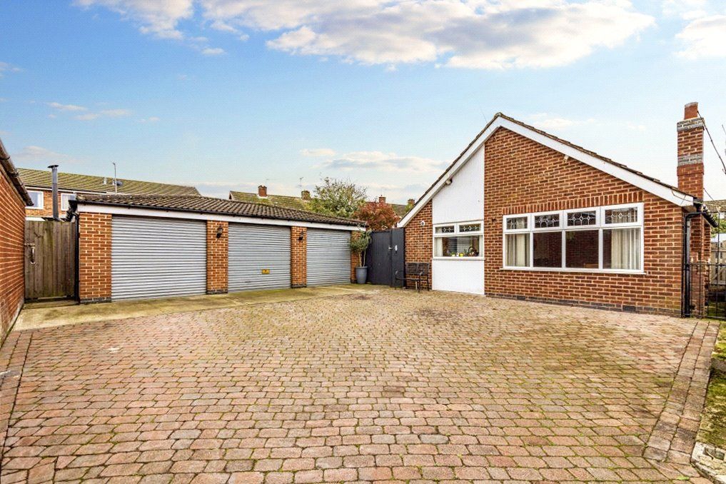 3 bed detached house for sale in Dorothy Avenue, Newthorpe, Nottingham