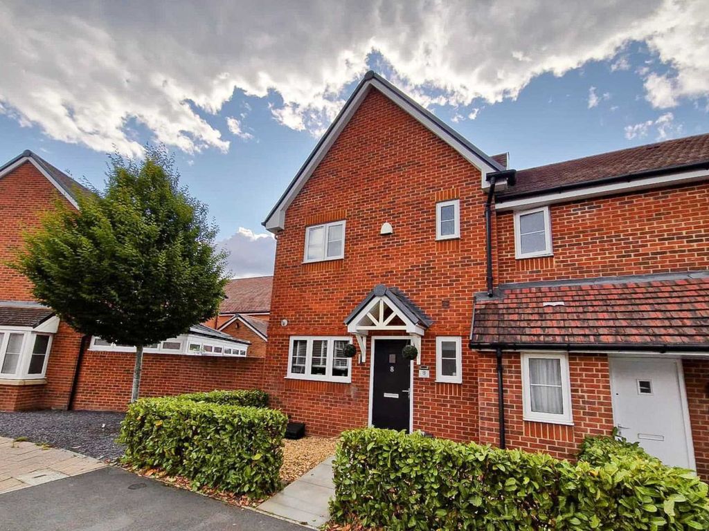 3 bed semidetached house for sale in Dunlin Road, Park RG12