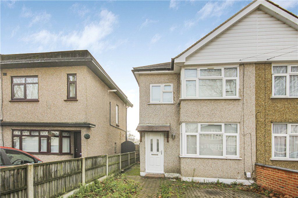 3 bed semidetached house to rent in The Drive, Feltham TW14, £2,000