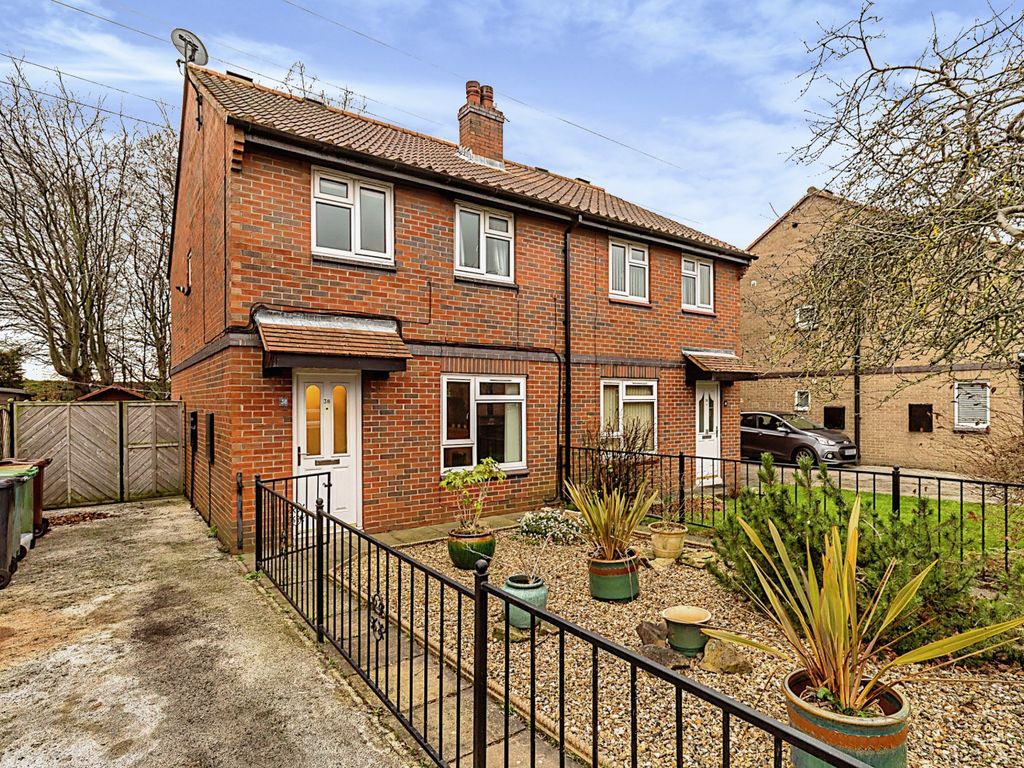 3 bed semidetached house for sale in Primrose Hill Green, Swillington