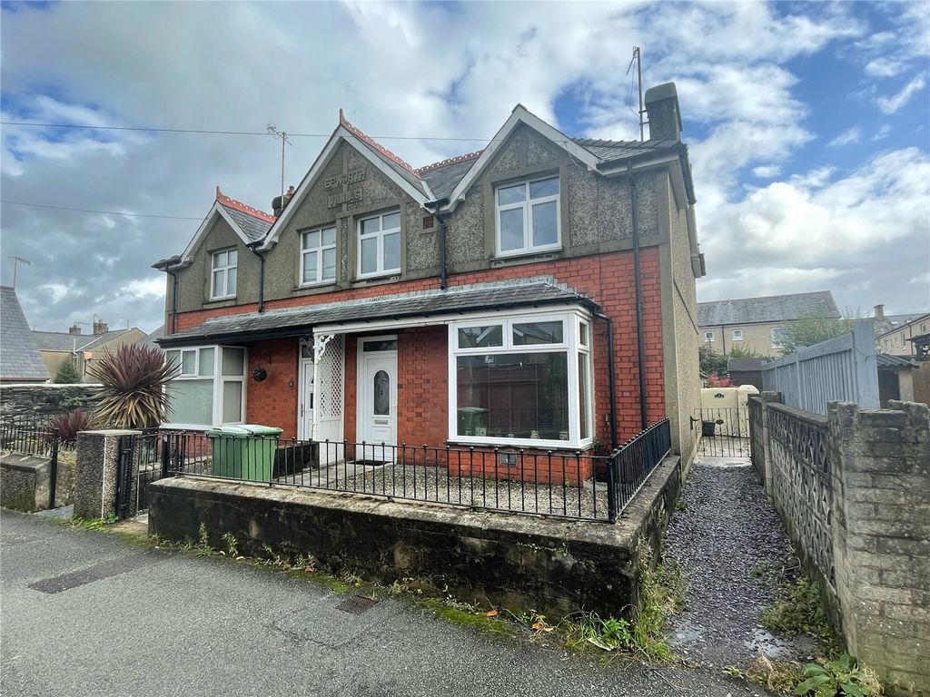 3 bed semidetached house for sale in Epworth Villas, Porthmadog