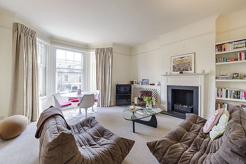 3 bed flat to rent in Beaufort Mansions, Beaufort Street, London SW3